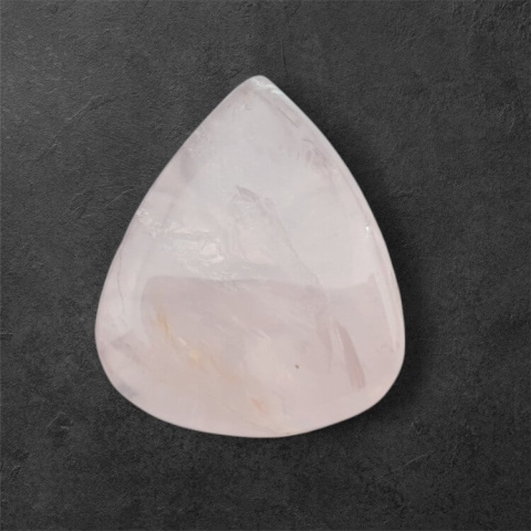 Pink quartz carved cabochon 26x21 mm no 32 Pink quartz carved cabochon 26x21 mm no 32