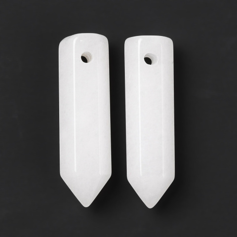 White jade faceted icicle with hole 30-33 mm 1 pc. White jade faceted icicle with hole 30-33 mm 1 pc.