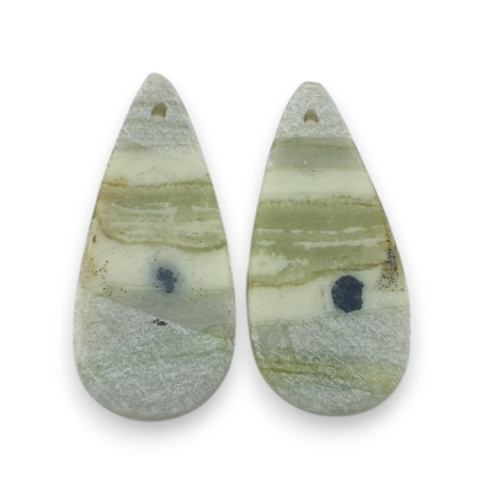 Serpentinite pair of cabochons with hole 27x12 mm no P868 Serpentinite pair of cabochons with hole 27x12 mm no P868