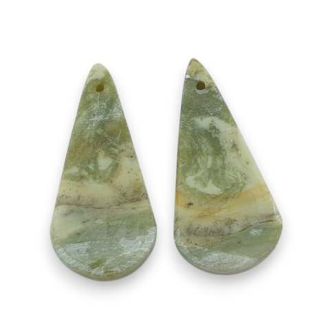 Serpentinite pair of cabochons with hole 28x13 mm no P900 Serpentinite pair of cabochons with hole 28x13 mm no P900