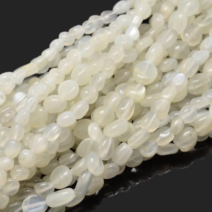 Moonstone white smooth nugget 5-10 mm strand