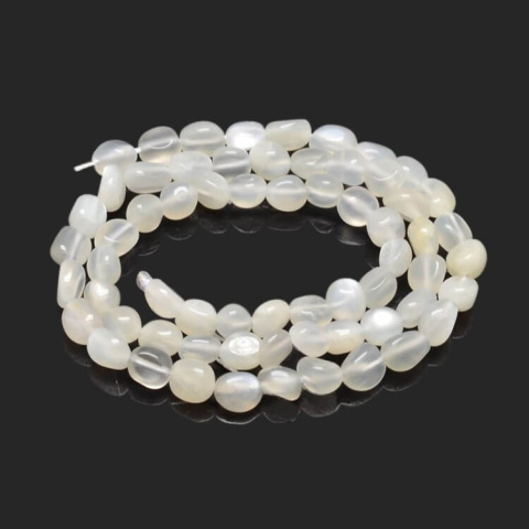 Moonstone white smooth nugget 5-10 mm strand Moonstone white smooth nugget 5-10 mm strand