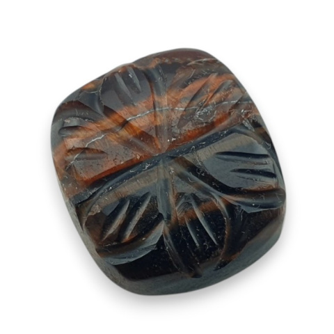 Red tiger's eye carved cabochon 20x18 mm no 31 Red tiger's eye carved cabochon 20x18 mm no 31