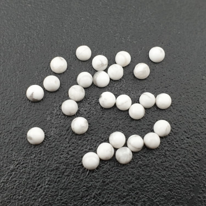 Howlite cabochon dia. 4 mm 1 pc