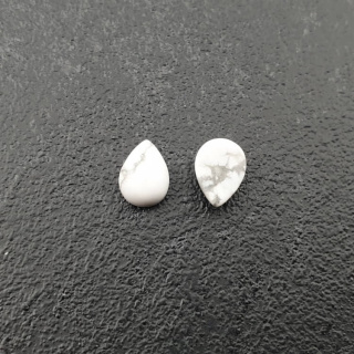 Howlite cabochon teardrop 8x6 mm 1 pc