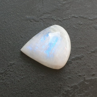 Moonstone cabochon 20x18 mm no A388