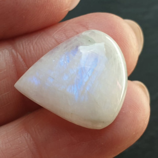 Moonstone cabochon 20x18 mm no A388
