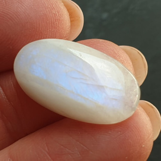 Moonstone cabochon 23x13 mm no A404