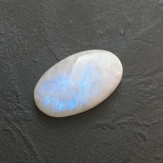 Moonstone cabochon 26x16 mm no A390