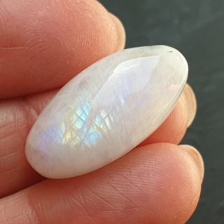 Moonstone cabochon 27x13 mm no A395