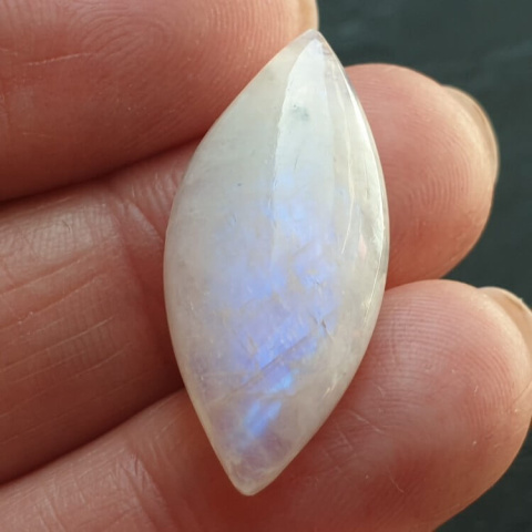Moonstone cabochon 28x13 mm no A370