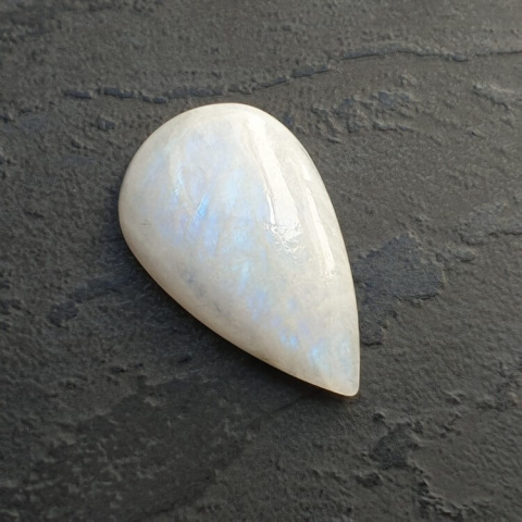 Moonstone cabochon 29x18 mm no A304