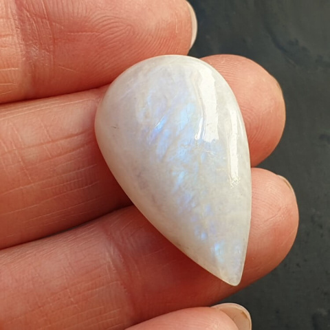 Moonstone cabochon 29x18 mm no A304