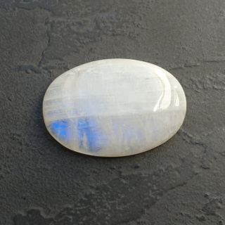 Moonstone cabochon 34x23 mm no A325