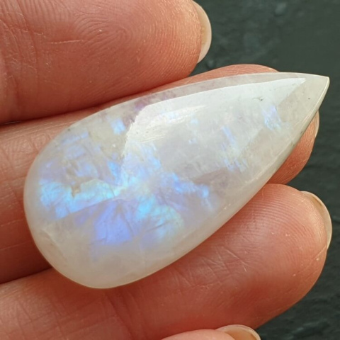 Moonstone cabochon 36x18 mm no A410