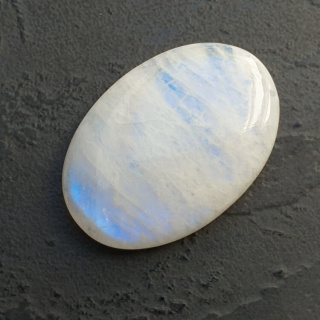 Moonstone cabochon 37x25 mm no A285