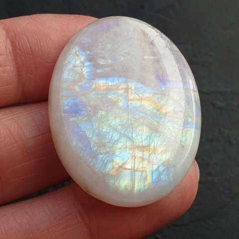 Moonstone cabochon 37x30 mm no A307