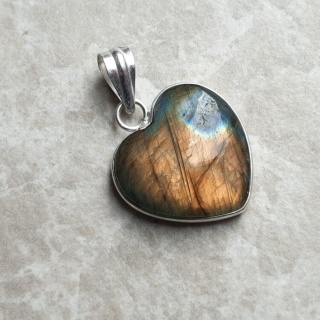 Labradorite pendant 21x21 mm no A42