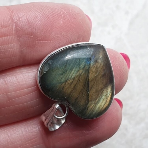 Labradorite pendant 22x20 mm no A32 Labradorite pendant 22x20 mm no A32