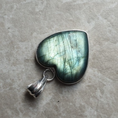 Labradorite pendant 22x21 mm no A45 Labradorite pendant 22x21 mm no A45