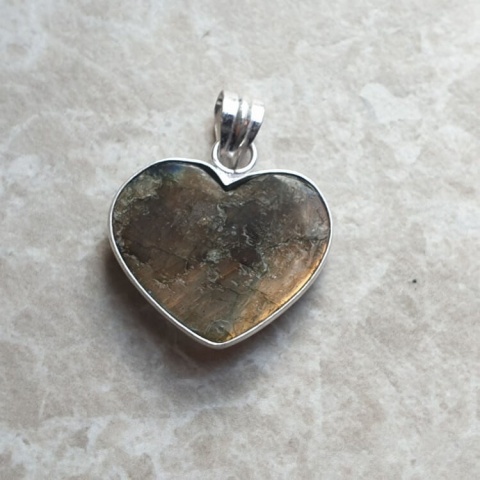 Labradorite pendant 23x20 mm no A47 Labradorite pendant 23x20 mm no A47