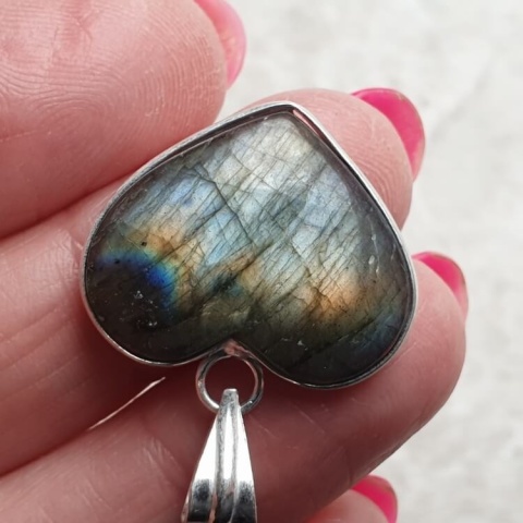 Labradorite pendant 24x20 mm no A28 Labradorite pendant 24x20 mm no A28