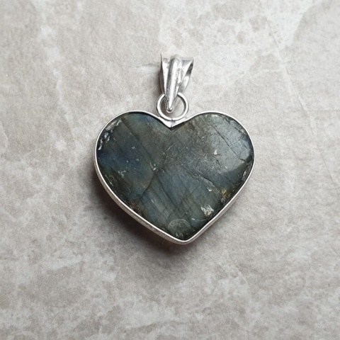 Labradorite pendant 24x20 mm no A28 Labradorite pendant 24x20 mm no A28
