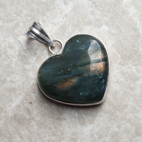 Labradorite pendant 24x21 mm no A34 Labradorite pendant 24x21 mm no A34