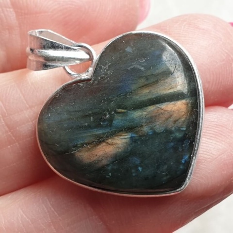 Labradorite pendant 24x21 mm no A34 Labradorite pendant 24x21 mm no A34