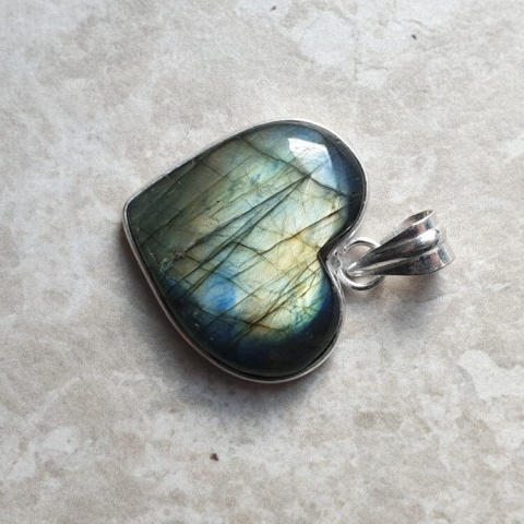 Labradorite pendant 24x22 mm no A48 Labradorite pendant 24x22 mm no A48