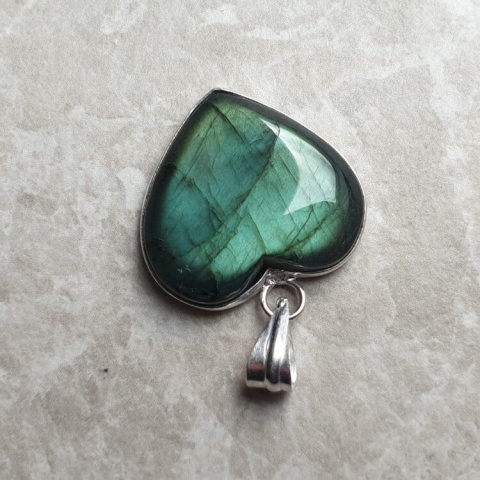 Labradorite pendant 24x23 mm no A27 Labradorite pendant 24x23 mm no A27