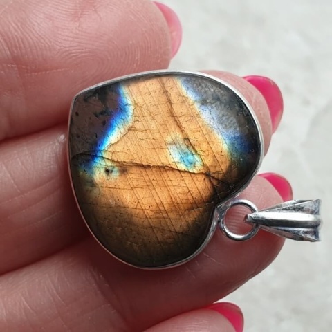 Labradorite pendant 24x23 mm no A29 Labradorite pendant 24x23 mm no A29