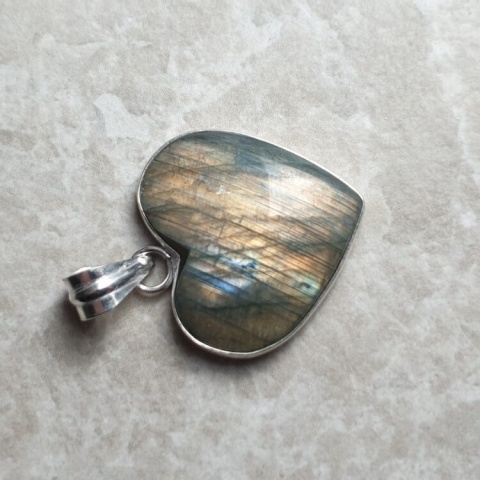 Labradorite pendant 24x23 mm no A30 Labradorite pendant 24x23 mm no A30