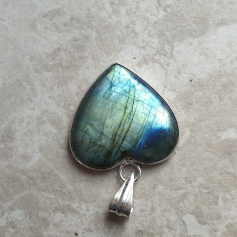 Labradorite pendant 24x23 mm no A46 Labradorite pendant 24x23 mm no A46