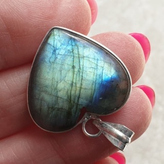 Labradorite pendant 24x23 mm no A46