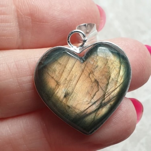Labradorite pendant 25x23 mm no A33 Labradorite pendant 25x23 mm no A33