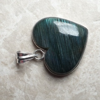 Labradorite pendant 27x24 mm no A21