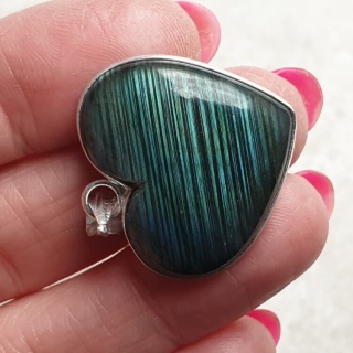 Labradorite pendant 27x24 mm no A21