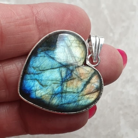 Labradorite pendant 28x27 mm no 976 Labradorite pendant 28x27 mm no 976