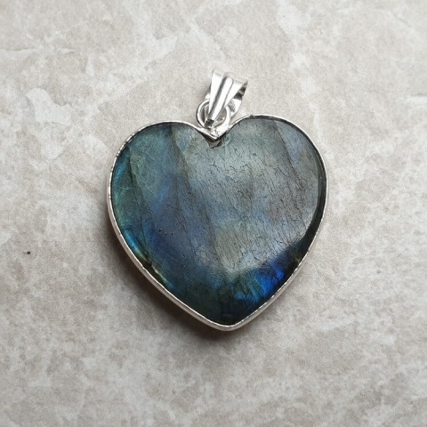 Labradorite pendant 28x27 mm no 976 Labradorite pendant 28x27 mm no 976
