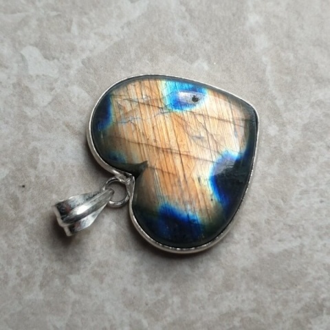 Labradorite pendant 29x25 mm no A26 Labradorite pendant 29x25 mm no A26