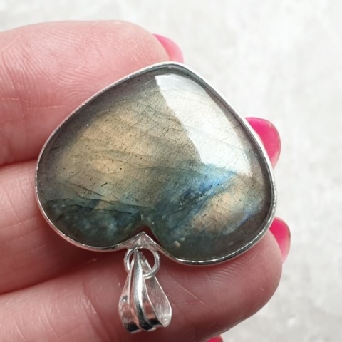 Labradorite pendant 30x24 mm no A16 Labradorite pendant 30x24 mm no A16