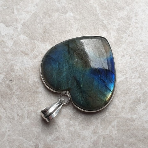 Labradorite pendant 30x27 mm no A18 Labradorite pendant 30x27 mm no A18
