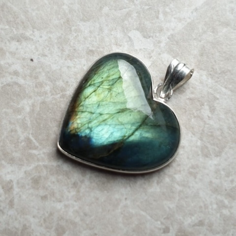 Labradorite pendant 30x27 mm no A20 Labradorite pendant 30x27 mm no A20