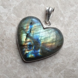 Labradorite pendant 30x28 mm no A8