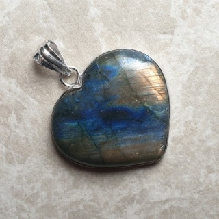 Labradorite pendant 31x27 mm no 985