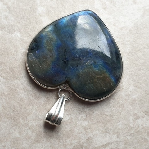 Labradorite pendant 31x28 mm no A10 Labradorite pendant 31x28 mm no A10