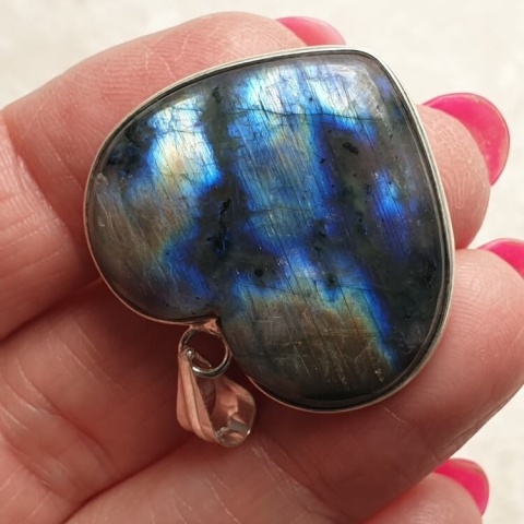 Labradorite pendant 31x28 mm no A10 Labradorite pendant 31x28 mm no A10