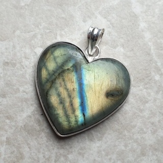 Labradorite pendant 31x29 mm no 984