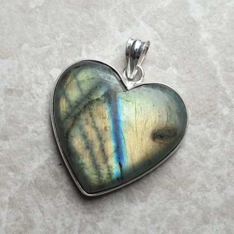 Labradorite pendant 31x29 mm no 984 Labradorite pendant 31x29 mm no 984